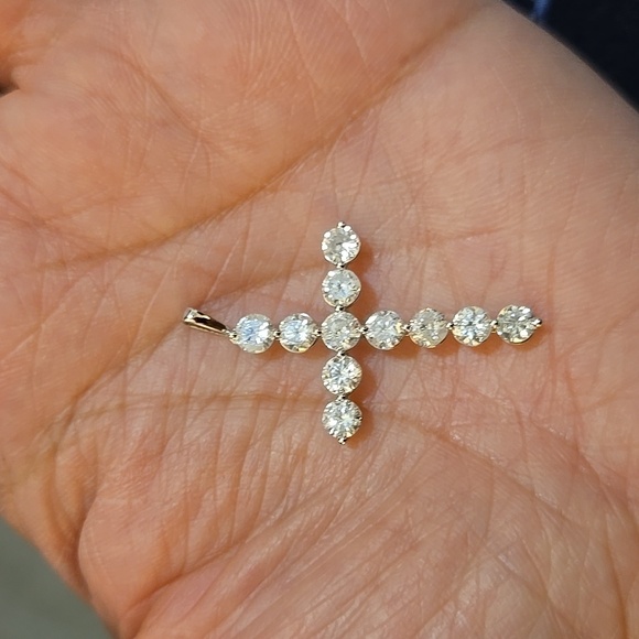 2 carat Diamond Cross Pendant in K18 Solid white gold - Picture 3 of 11